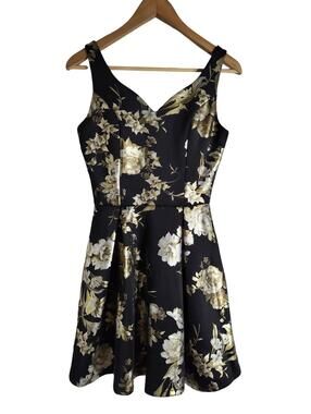 Francesca's Floral Fit & Flare Dress Metallic Gold Flower Pattern W/ Pockets XS